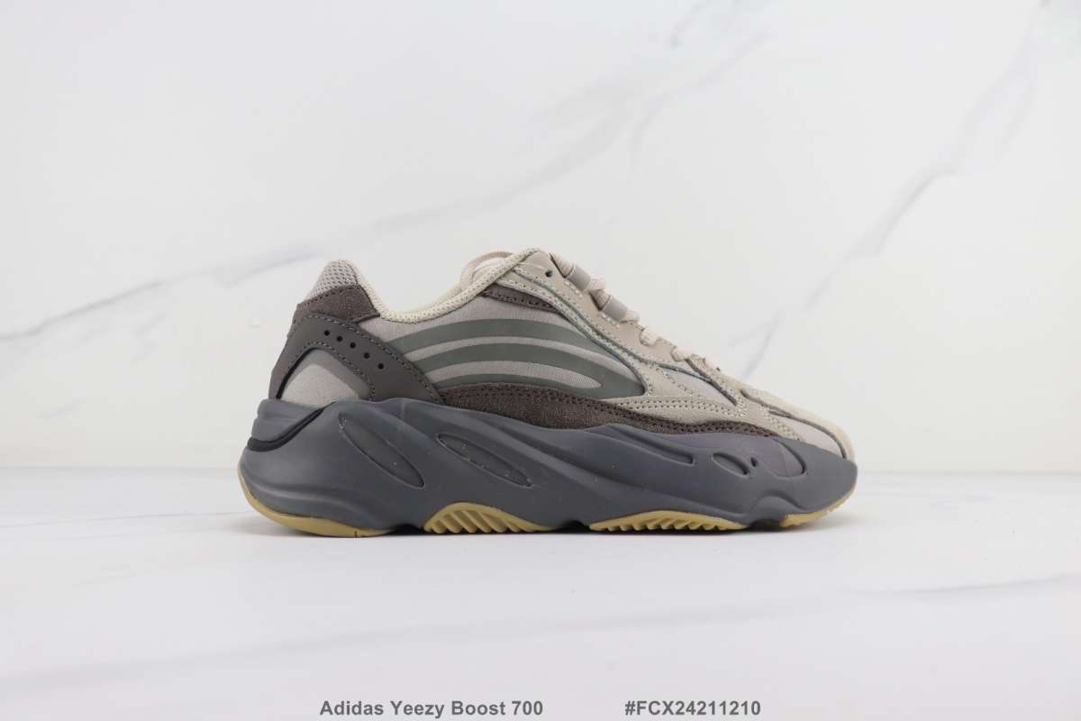 yeezy 700 for men