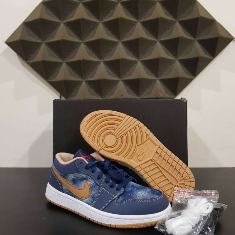 LOW SE DENIM - Sepatu Sneakers Pria 