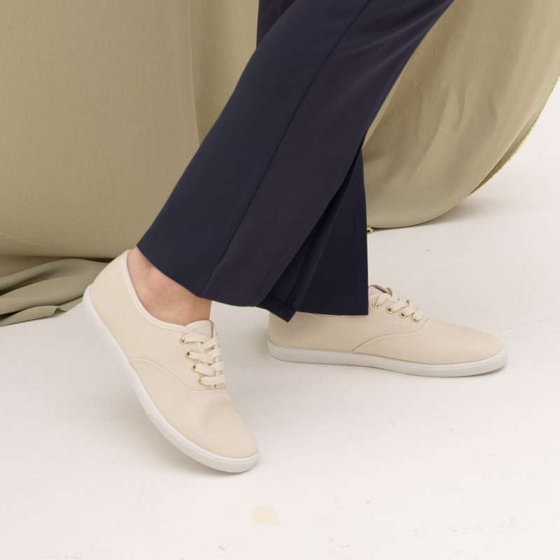 basic canvas sneakers