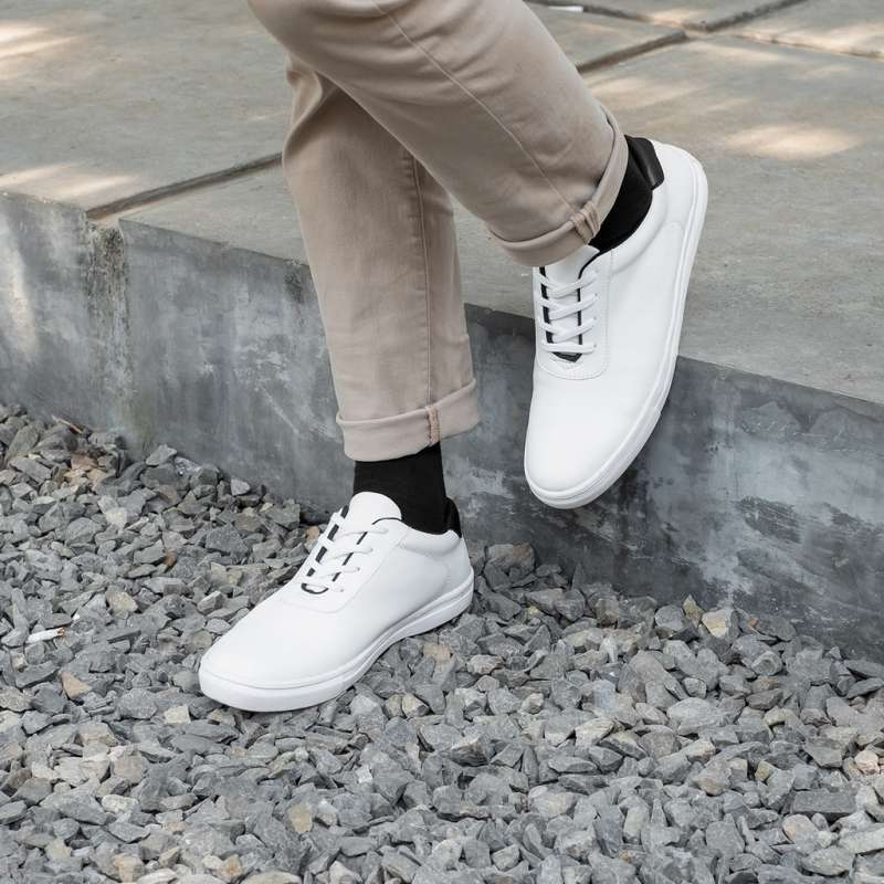 Promo Sepatu Sneakers Pria PERISIC WHITE