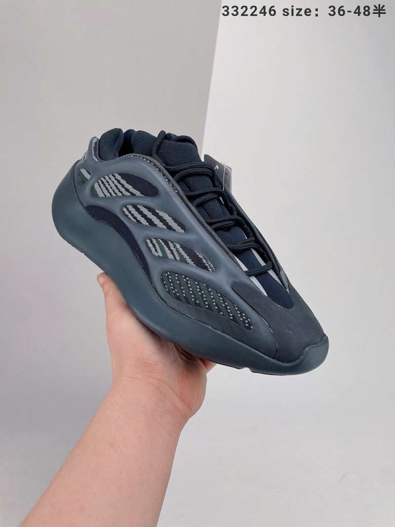 runners high shoe store