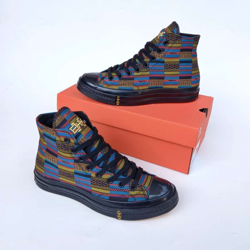 Promo SEPATU CONVERSE CHUCK TAYLOR ALL STAR 70s HIGH BHM PATCHWORK BLACK  Original BNIB Full Tag Barcode Bahan Rajut Textile Size: 39/40/41/42/43/44  Diskon 31% di Seller original.addict - Pasanggrahan, Kota Bandung | Blibli