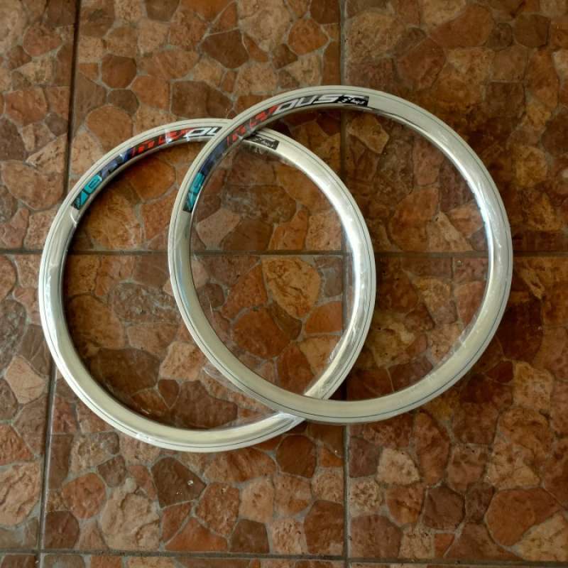 Jump top hole rims