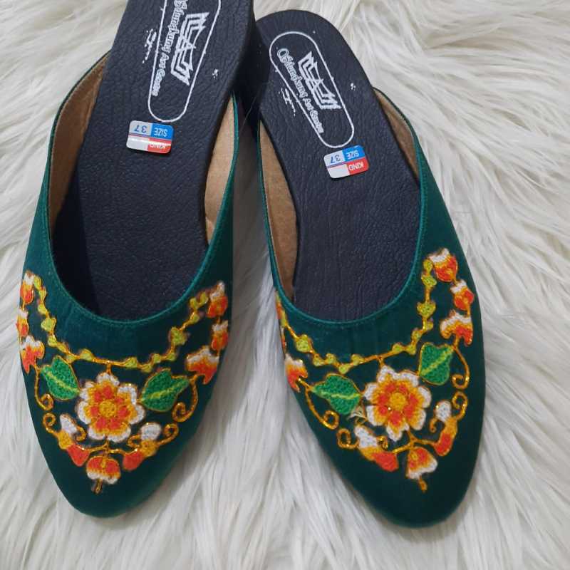 Jual Queen Shoes Sepatu Sendal Sulaman Benang Emas Wanita Warna Hijau Elegan Cantik Fashioneble Ringan Tidak Licin Tahan Lama Online Oktober 2020 Blibli Com