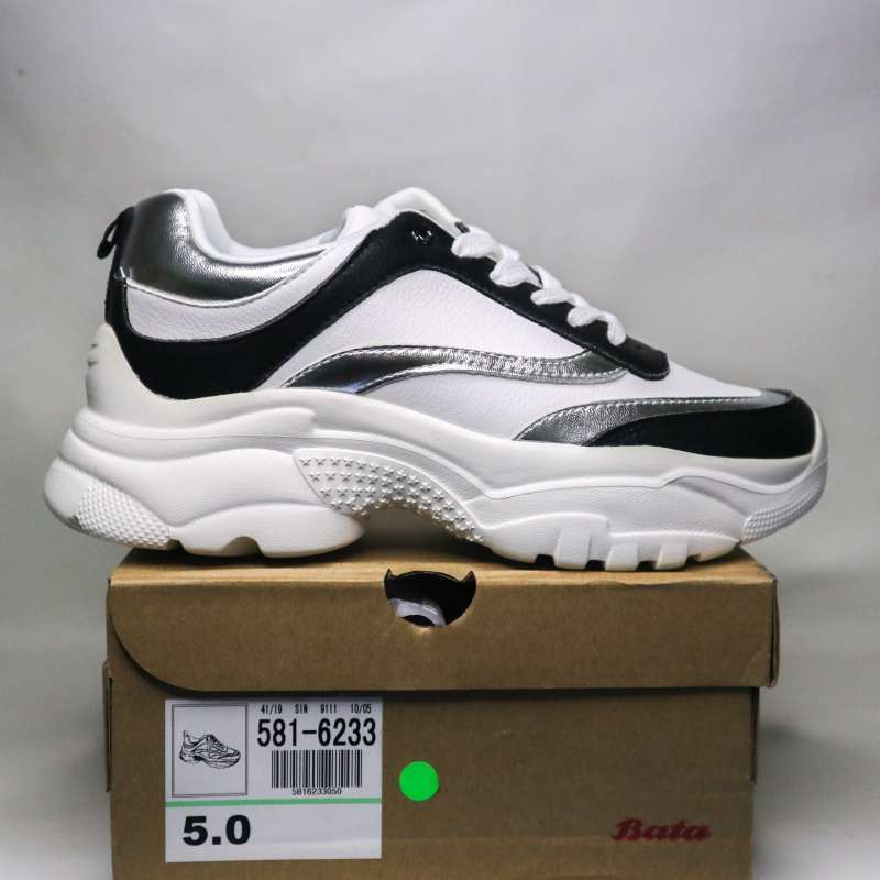 Sepatu bata sneakers hot sale