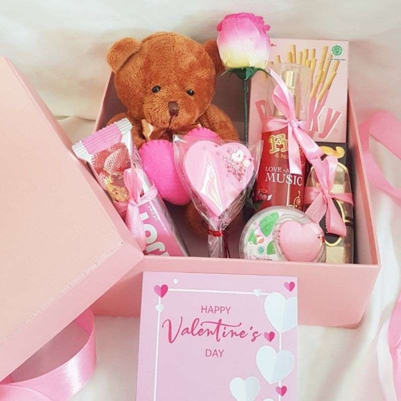 Hampers Kado Ulang Tahun Anniversary Valentine Pacar Cewek Cowok Premium Hardbox Pink Love Terbaru Agustus 2021 Harga Murah Kualitas Terjamin Blibli