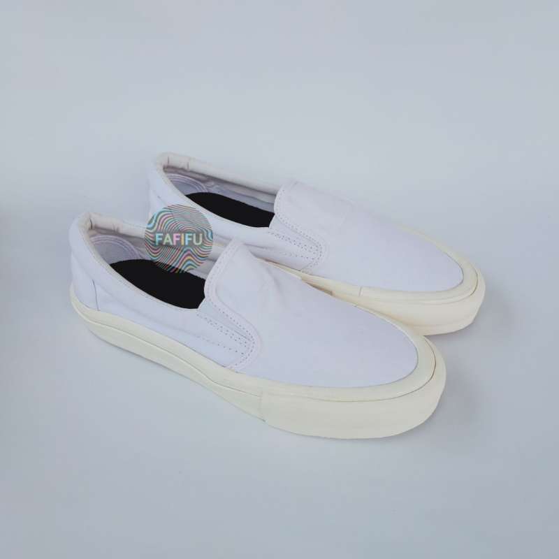 Sepatu slip discount on brand lokal