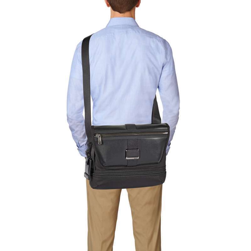 Tumi alpha bravo travis top