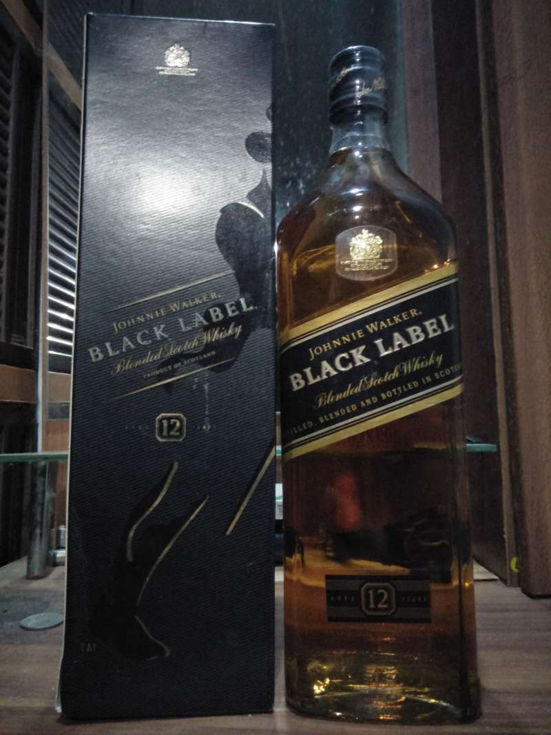 Jual Black label johnnie walker di Seller LUCKYTHIRTEEN ...