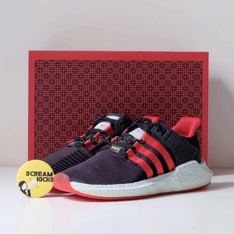 Sepatu deals eqt merah