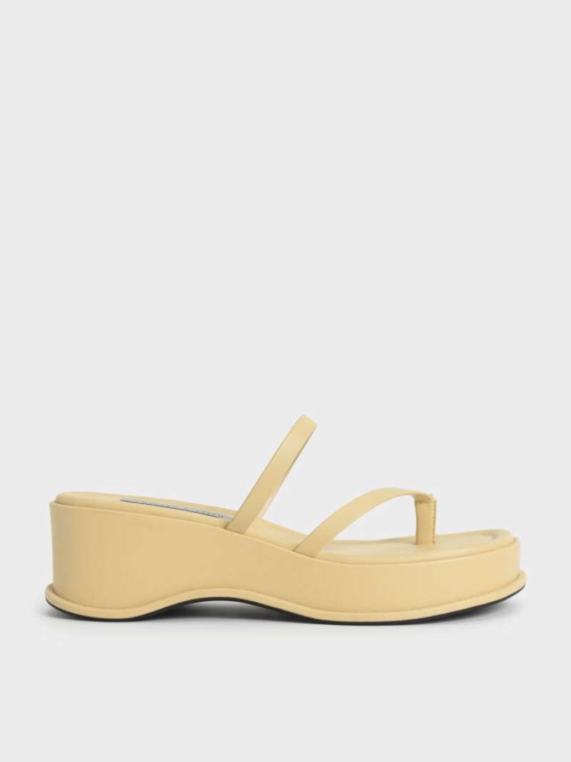 Toe Loop Flatform Sandals 