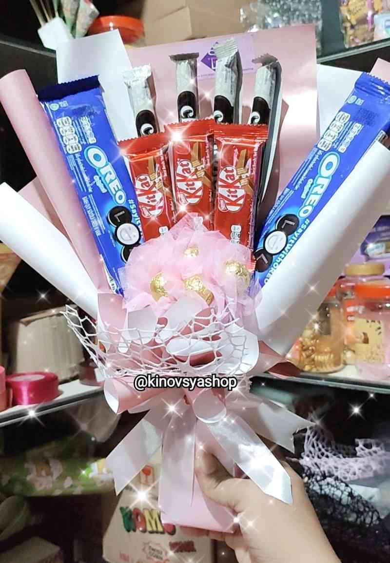 Jual Bucket Kitkat Cantik/Bucket Cowo Cewe/Bucket segala acara di Seller  KINOVSYA SHOP - Pisangan Jaya, Kab. Tangerang