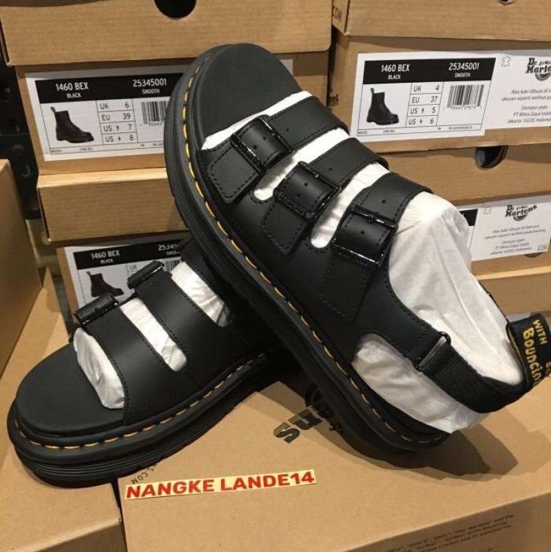 dr martens hydro leather