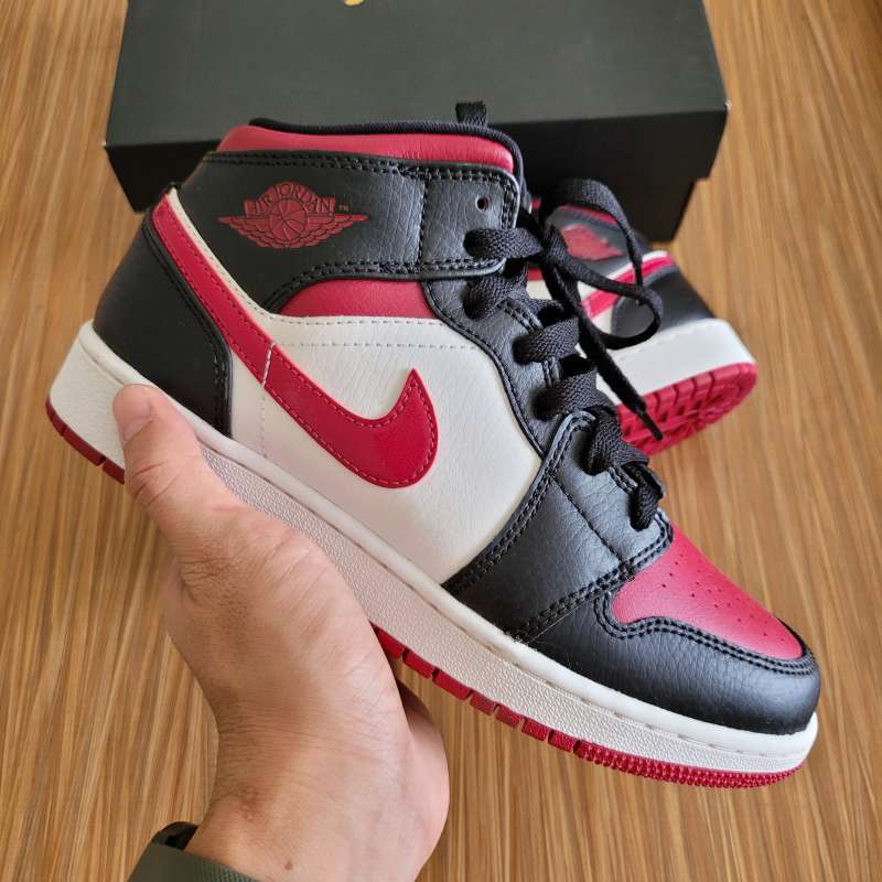 Jual Air Jordan 1 Mid Bred Toe GS noble metallic gym red