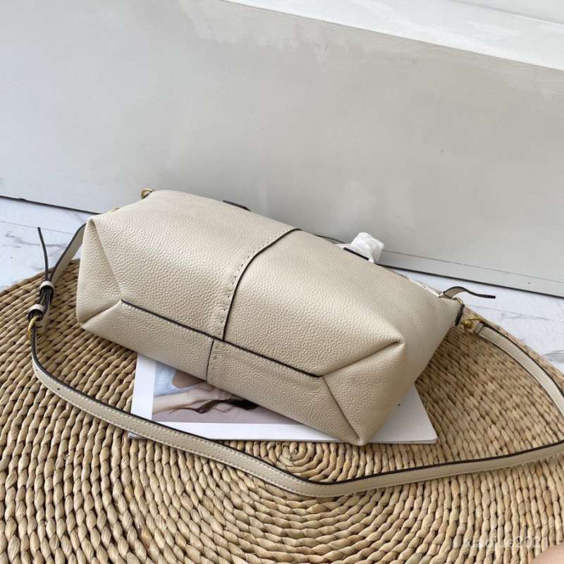 Promo Tas Tory Burch 64458 Dumpling Leather Bag Portable Messenger - Ivory  Diskon 20% di Seller Selalu tas - Petukangan Utara, Kota Jakarta Selatan |  Blibli