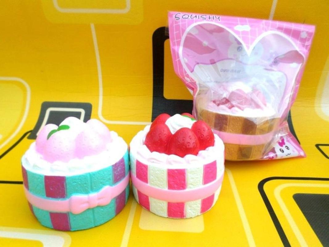 Jual Squishy Strawberry Birthday Cake Squishy Kue Ulang Tahun