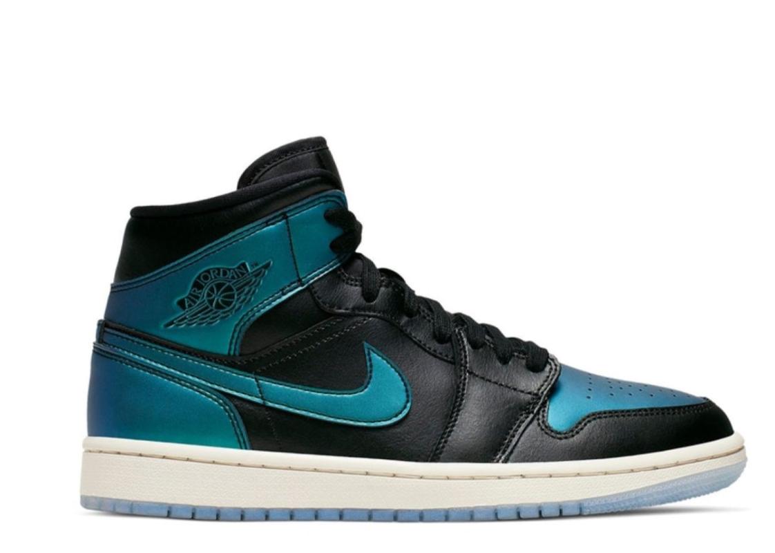 nike high top iridescent