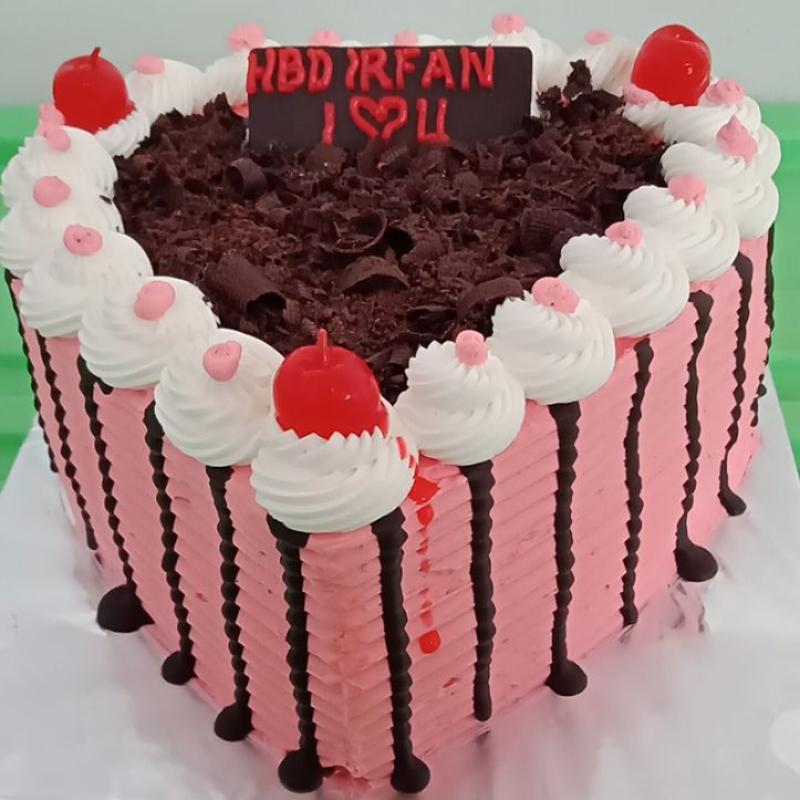 Jual Kanaan Cake Blackforest Love Pink Kue Tart 20 Cm Online Agustus 2020 Blibli Com