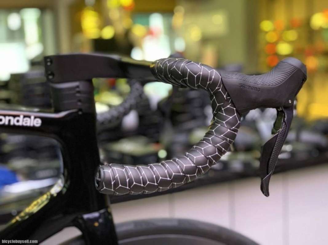 White Bar Tape Burgh Silk Stealth Handlebar Tape U00d7 The