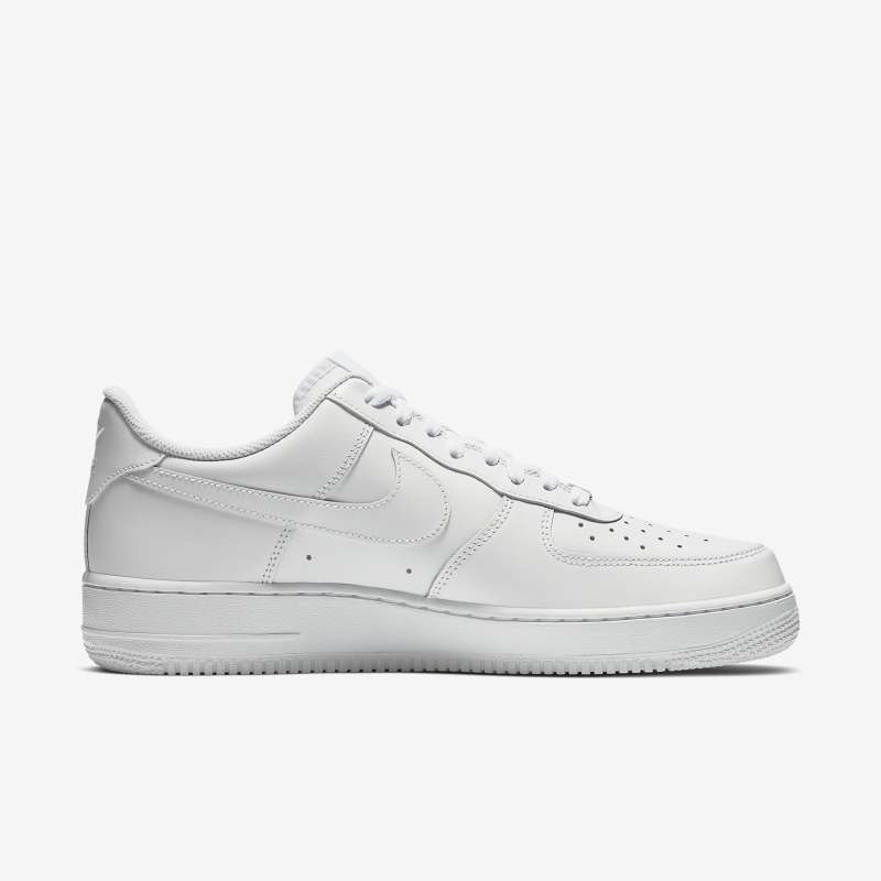 Jual NIKE Air Force 1 07 Triple White di Seller DHype USS