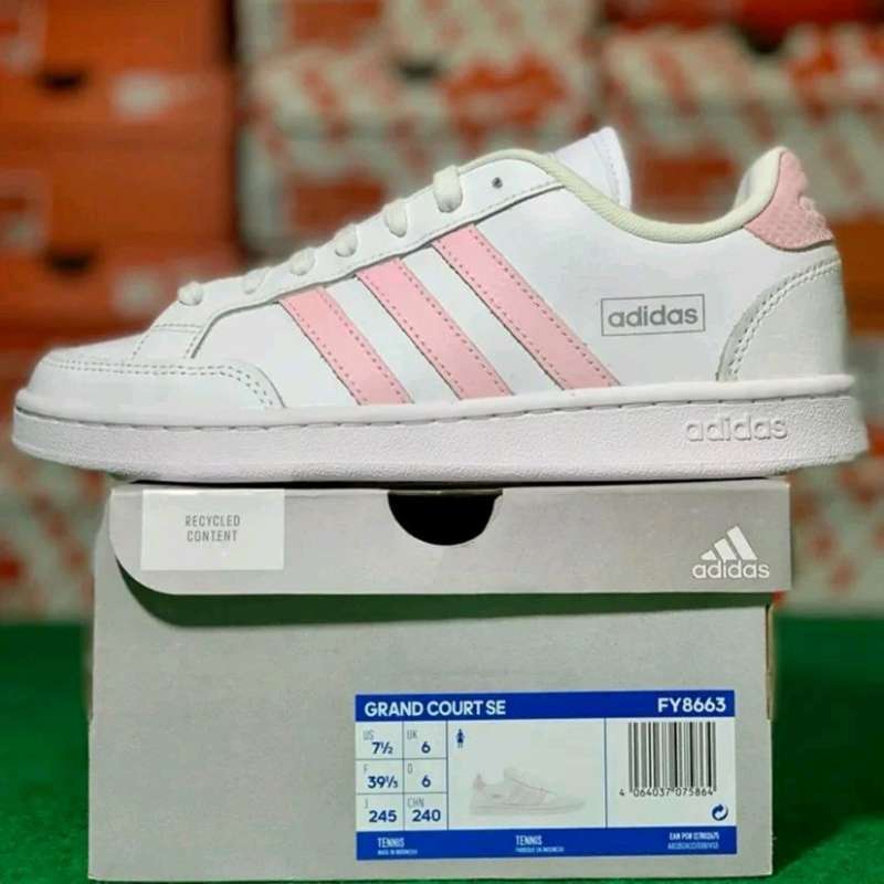 Foto sepatu shop adidas warna pink