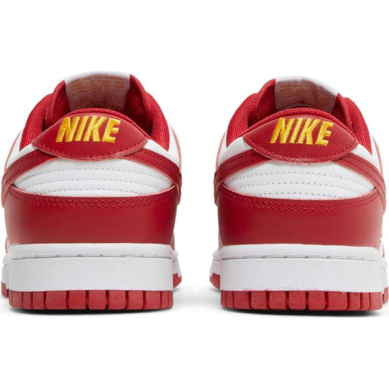 gym red dunk low
