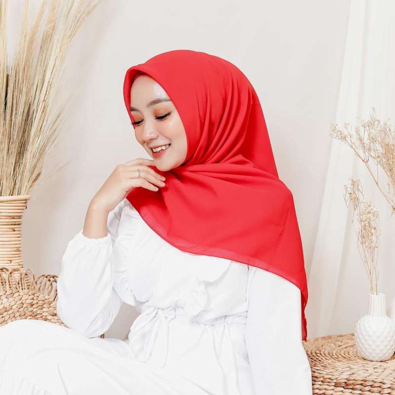 Jual KERUDUNG SEGI EMPAT POLOS MERAH MAROON HIJAB SEGI EMPAT