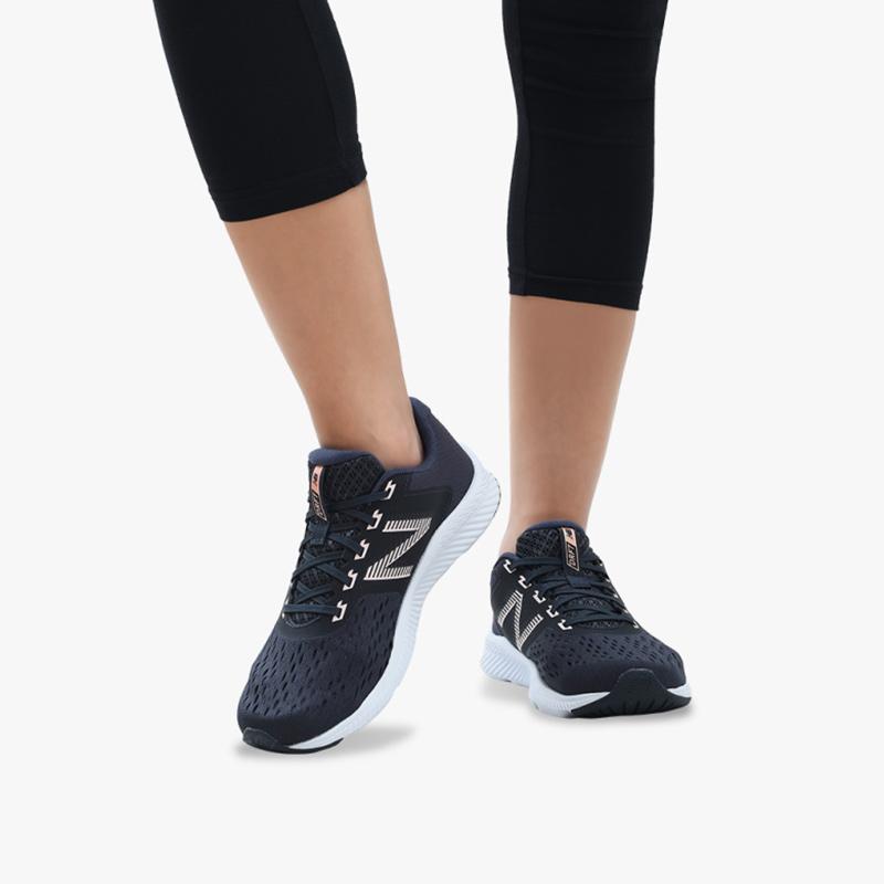 New balance draft trainers top