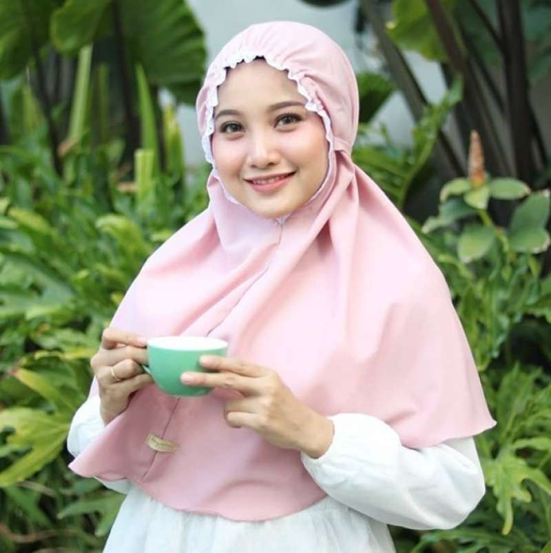 Jual Elya Bergo Renda Legenda Khimar Kerudung Instant Hijab Jilbab Online Maret 2021 Blibli Berikut adalah produk yang kami jual seperti jilbab modis harga grosir, grosir jilbab remaja, grosir jilbab motif harga murah, jilbab polos, jilbab anak harga ekonomis, hijab khimar langsung distributor, kerudung bergo dari supplier surabaya, jilbab syarï produksi. elya bergo renda legenda khimar kerudung instant hijab jilbab