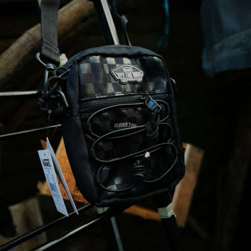 Vans sling bag clearance checkerboard