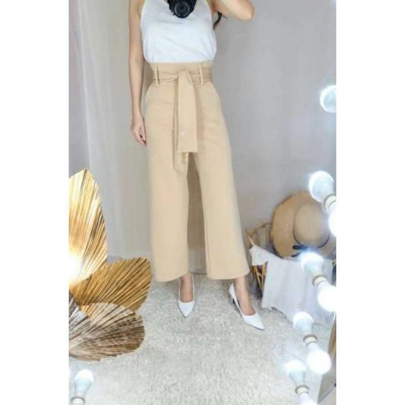 Sportchi qiz oz murabbiyini jinsiy aloqaga jalb qildi.