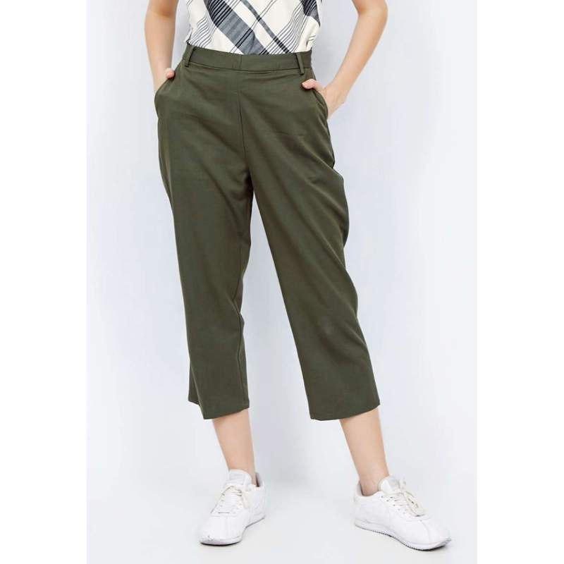 The Executive Tailored Fit Crop Pants 