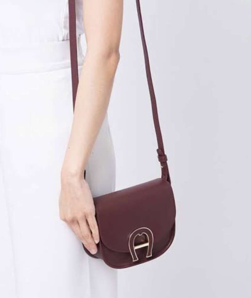 Jual AIGNER Pina Mini Crossbody in Maroon Leather di Seller