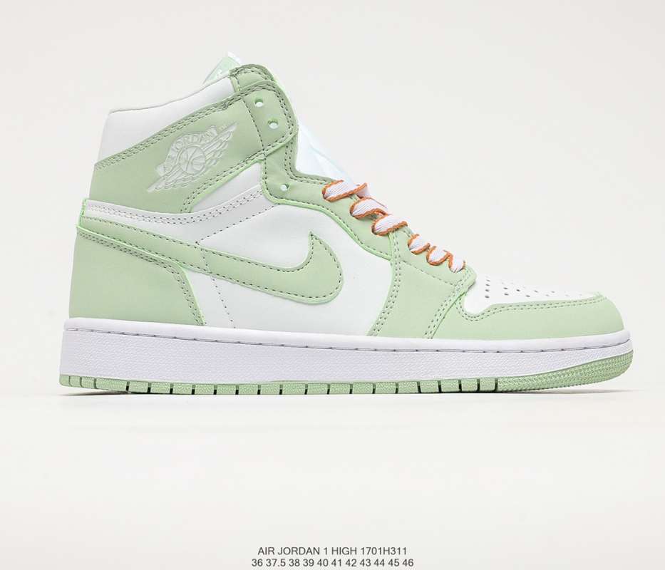 Nike Air Jordan 1 Mid Apricot Orange EU 40 | iStyle