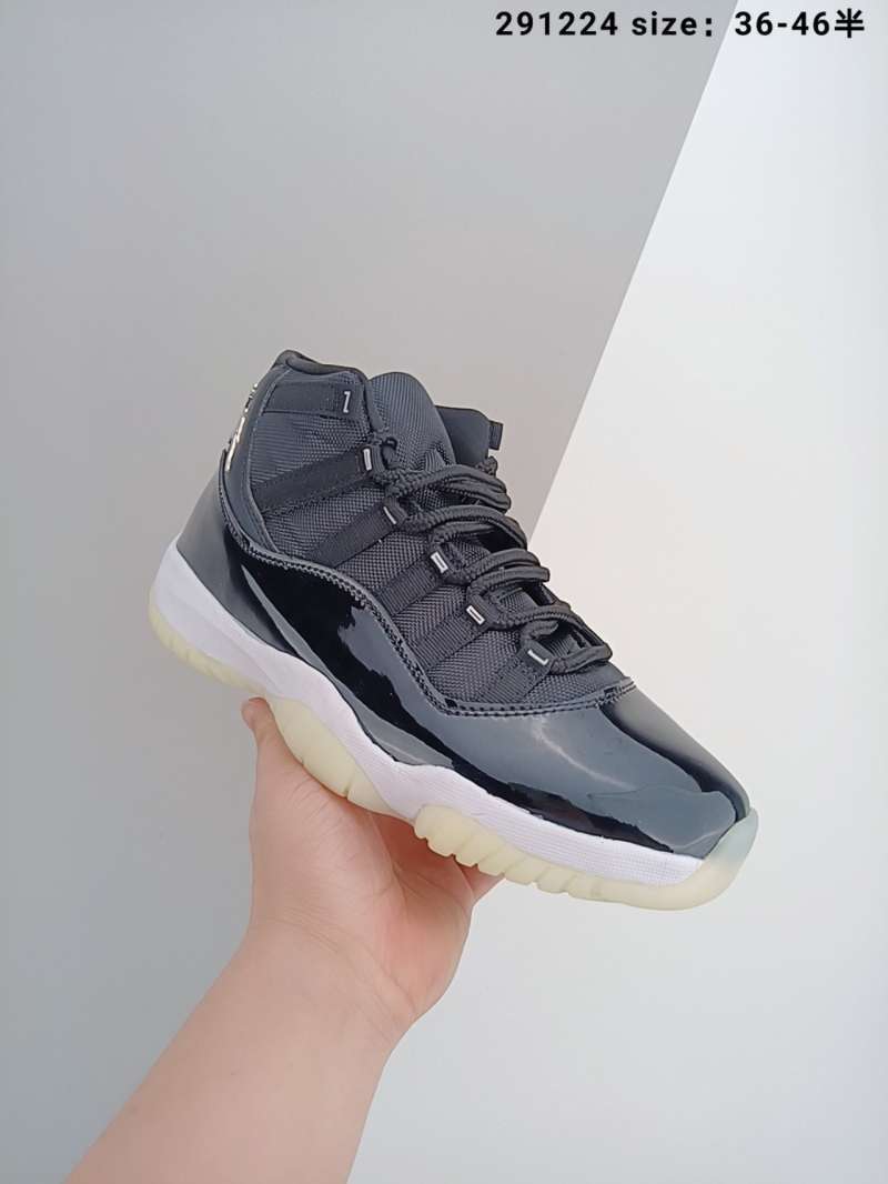 running shoes 11 size