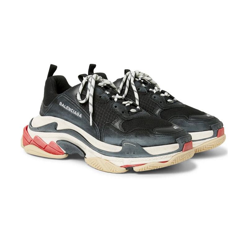 harga balenciaga triple s black