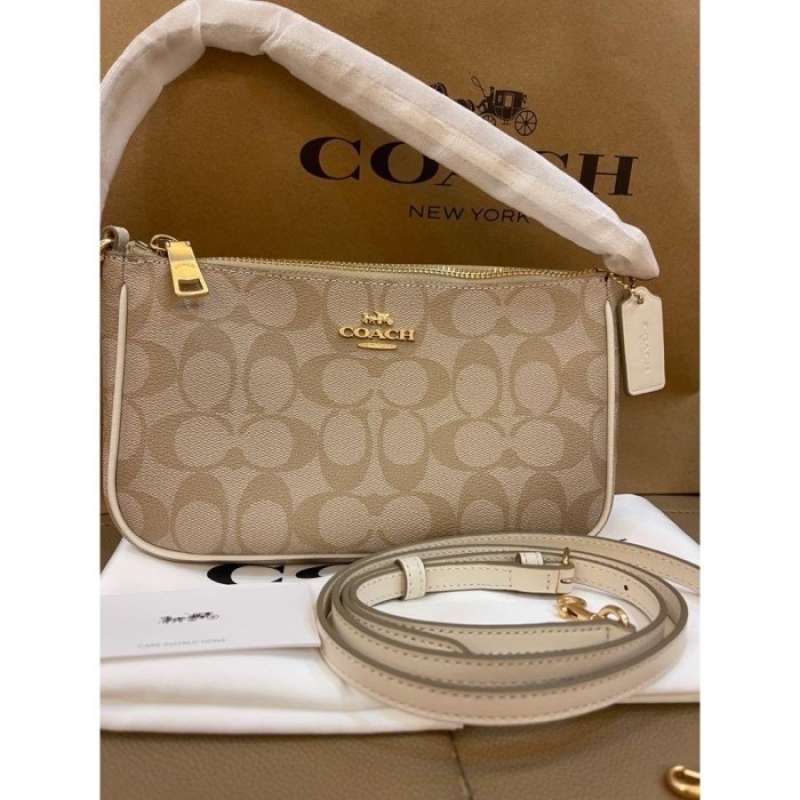 Pouch 2025 coach wanita