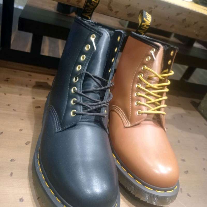 Jual SALE DOCMART DR MARTENS 1460 WINTER BLACK BROWN 39 43
