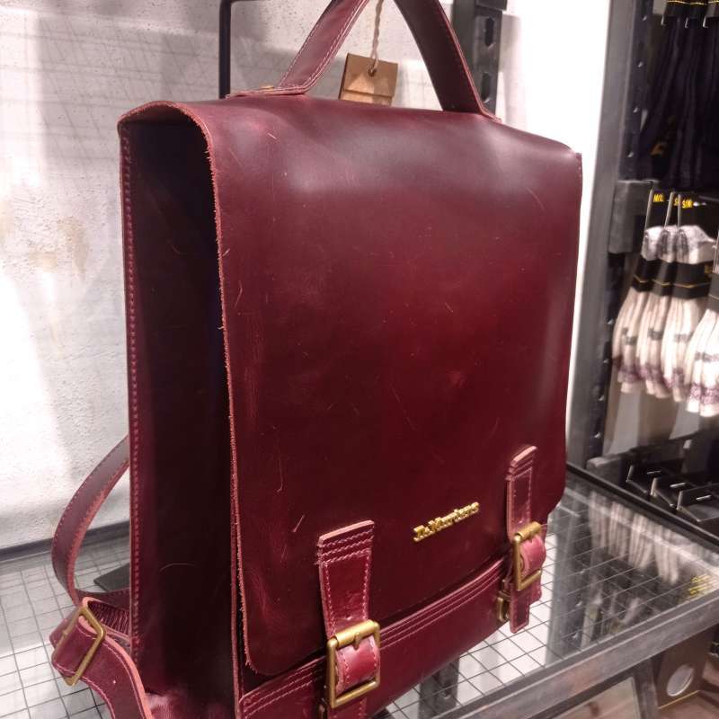 Dr martens tas sale sale