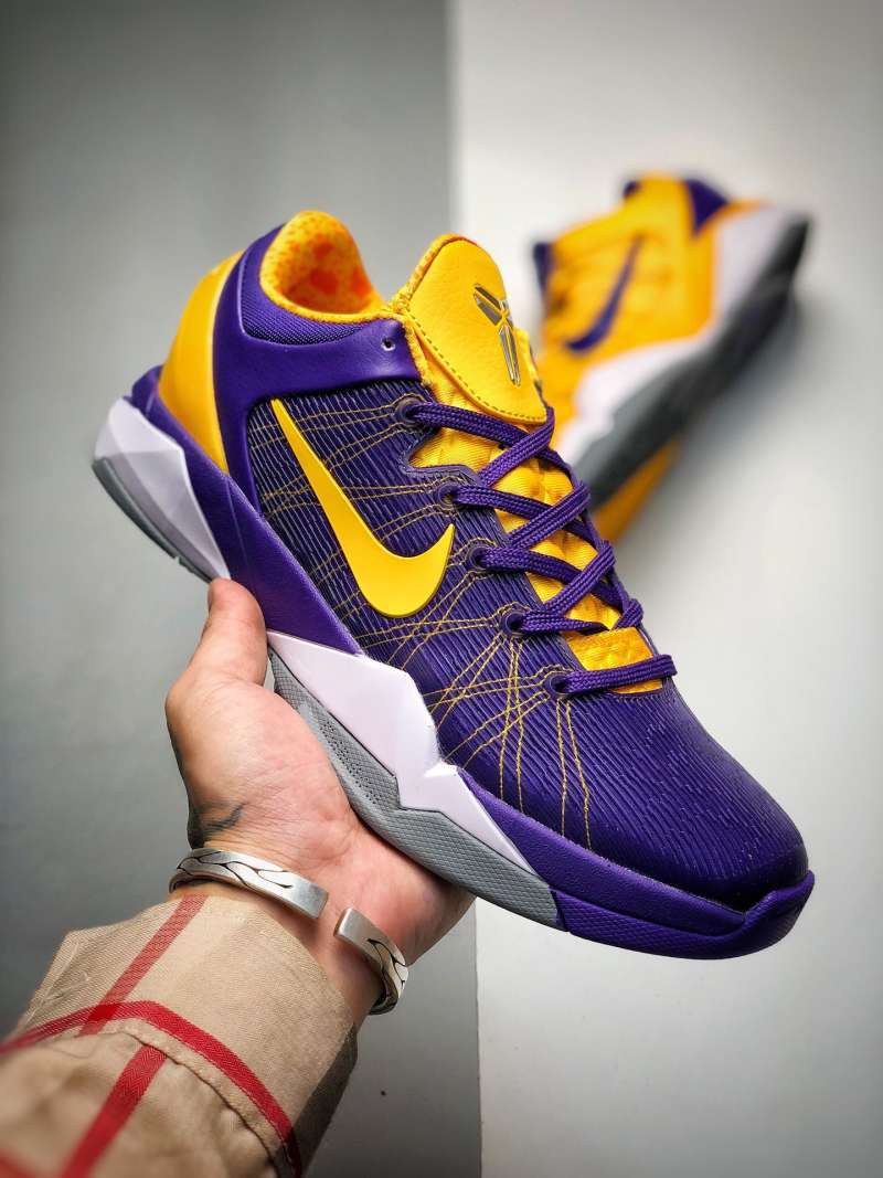 Sepatu nike hot sale kobe 7