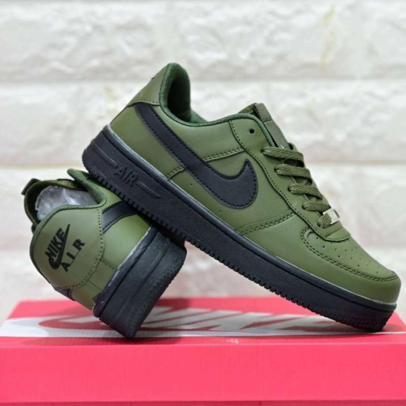 Nike green army hotsell