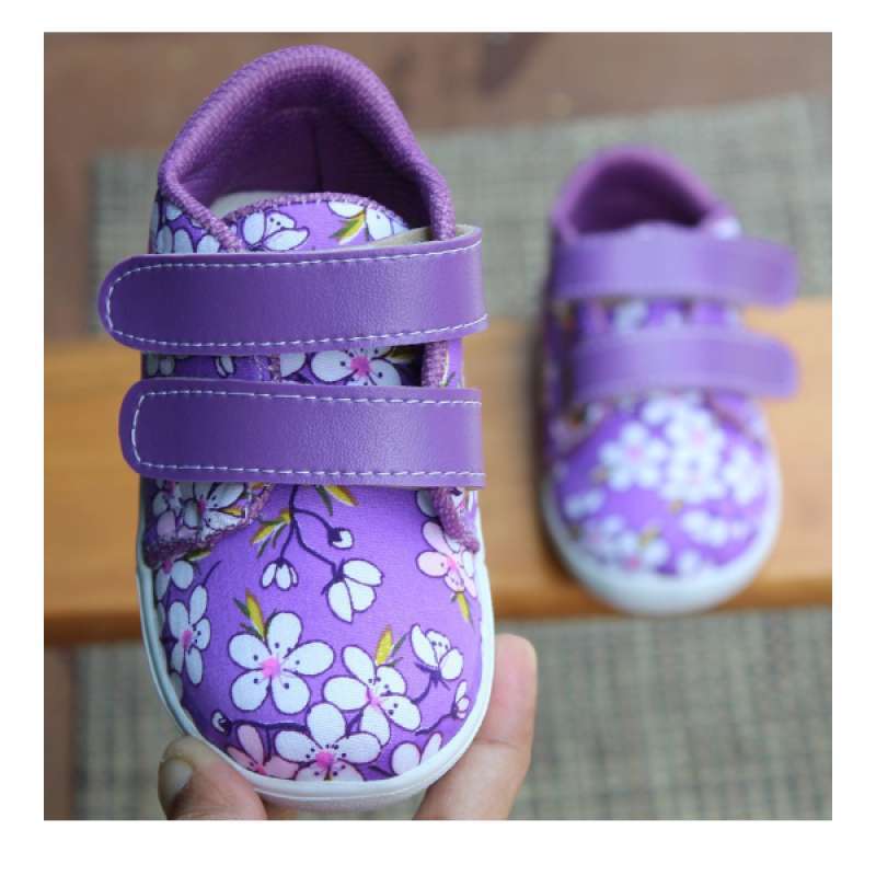 Jual Syalu Sepatu Anak Perempuan Motif Bunga Ungu Outsole Antislip Online September 2020 Blibli Com