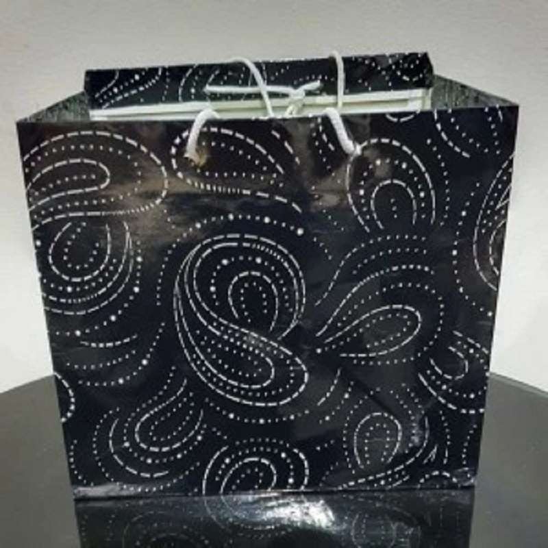 Paper bag outlet tas