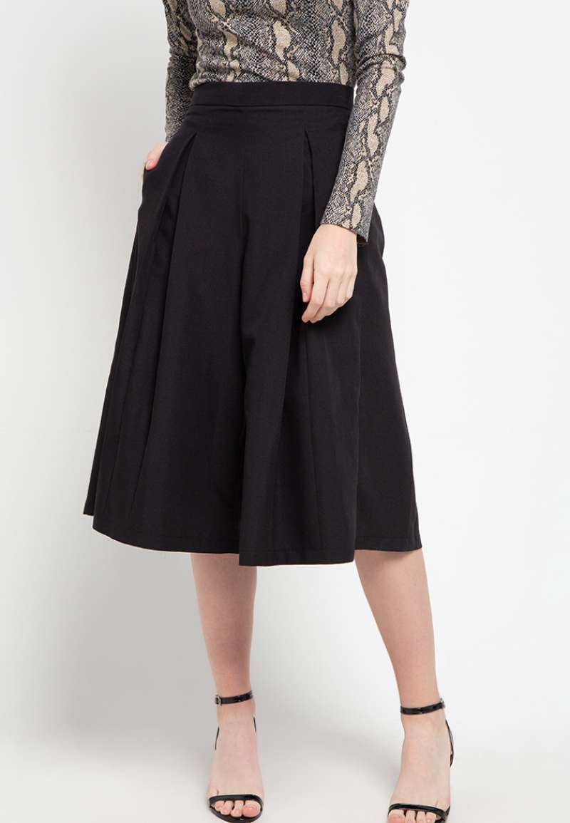 LLACES Clothing Celana Panjang Wanita Wide Culotte Black