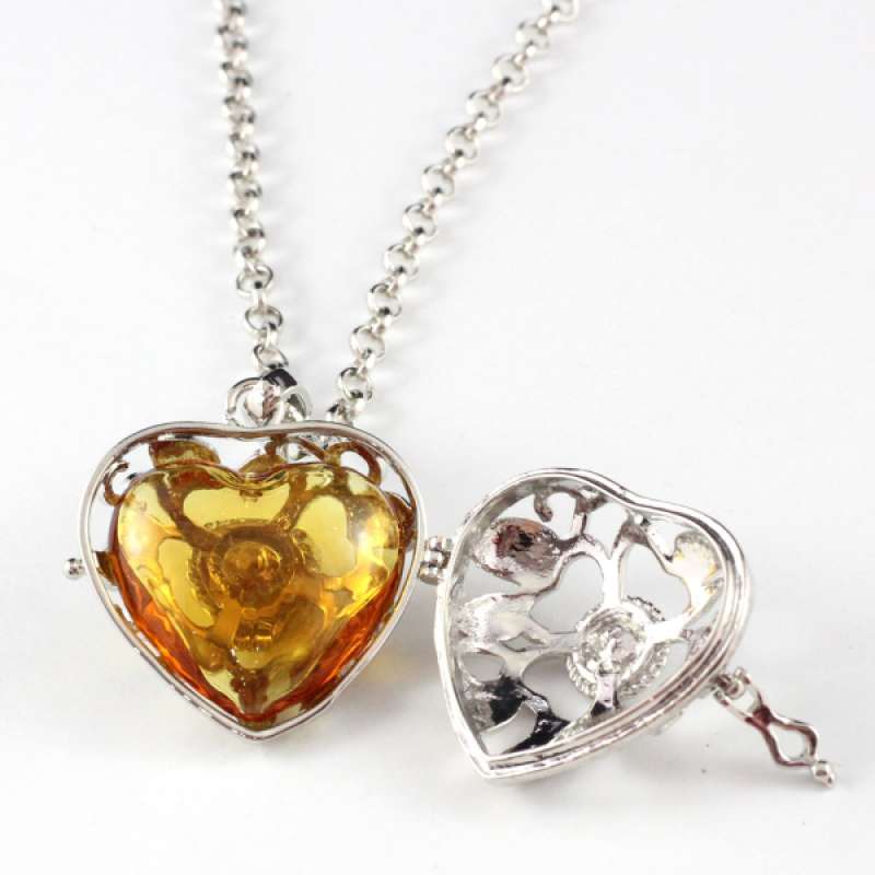 Promo Women Silver Locket Hollow Heart 