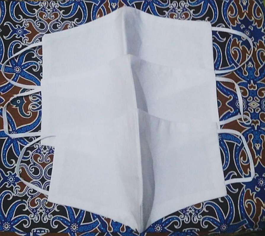 Jual Masker Kain 2 Ply Warna Putih Polos Paket 3pcs Murah Mei 2021 Blibli