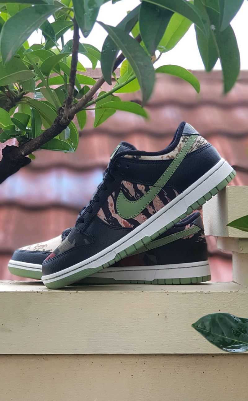 Jual Nike Dunk Low SE Crazy Camo Original di Seller fieko_idshop -  Cibangkong, Kota Bandung | Blibli