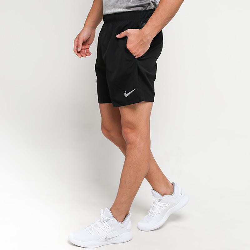 nike men's challenger 7in running shorts