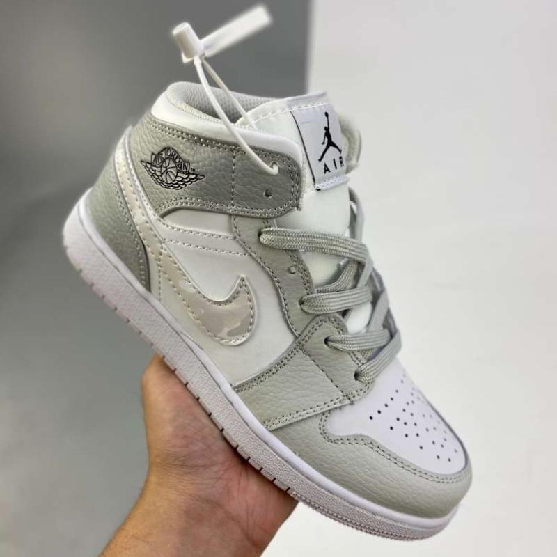 Jual 90 NIKE AIR Jordan 1 Mid aj1 medium top low top right last development  paper now NIKE AIR Jordan 1 has al Running sneakers Basketball shoes - 36  di Seller Cai