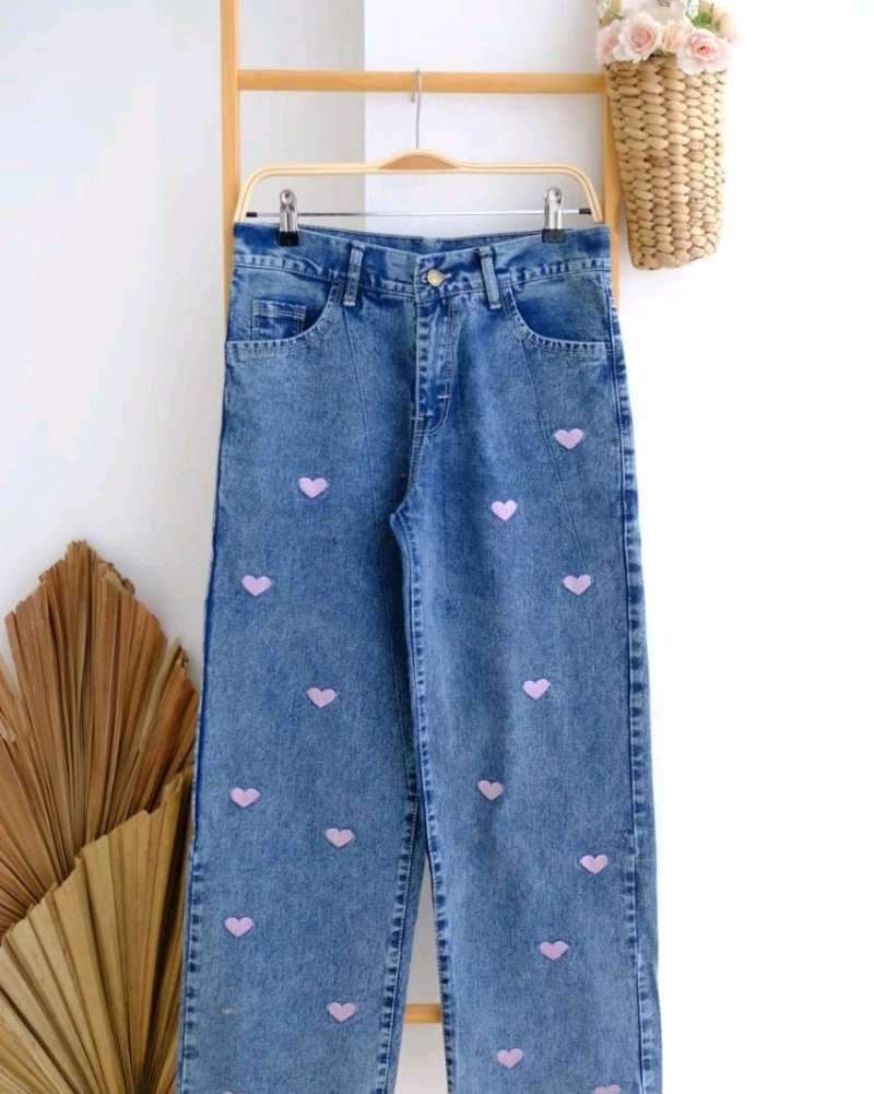 Promo Lovely Jeans - Celana jeans wanita - Jeans motif love - 28 di Seller  Kiukiu Fashion - Kab. Bandung Barat, Jawa Barat | Blibli
